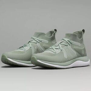 Lululemon Women's Chargefeel 2 Mid Workout Shoe, Size 7.5